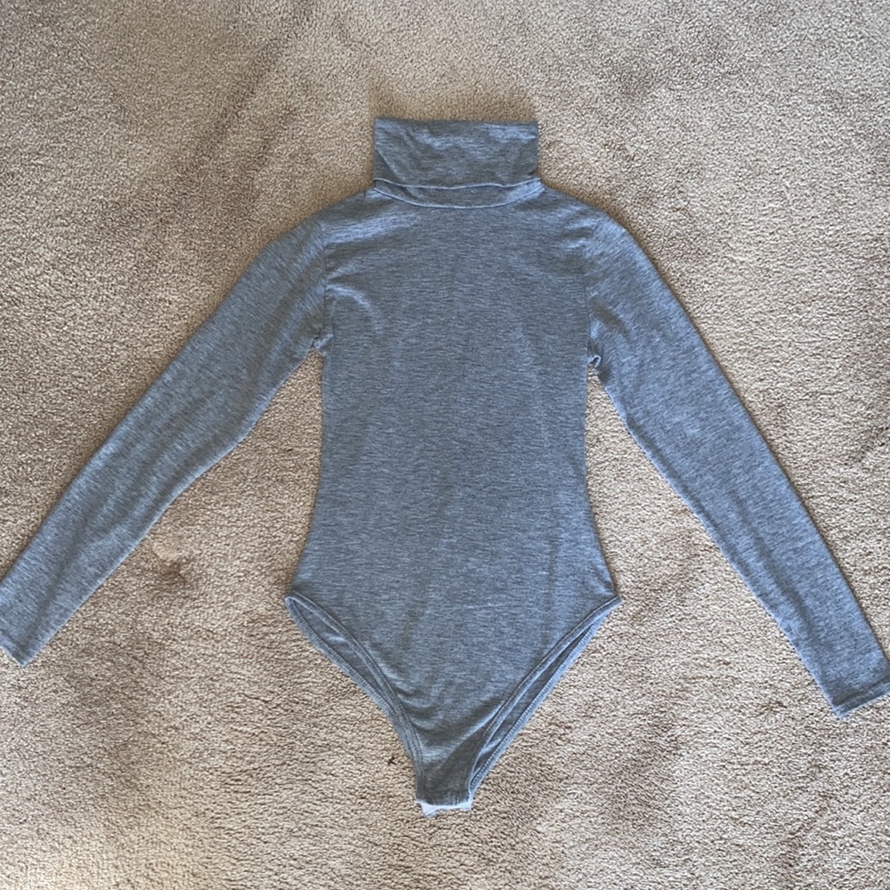 Turtleneck-long sleeves bodysuit